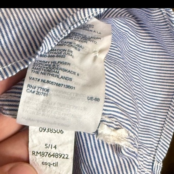 Tommy Hilfiger Blue pinstripe Casual Button Down Shirt Lightweight Cotton XL boy - Picture 6 of 7